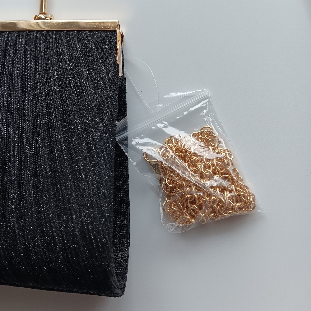 NEW bebe Formal Evening Bag Black Metallic Gold Pleated Snap Closure Clutch Gift - Picture 3 of 11